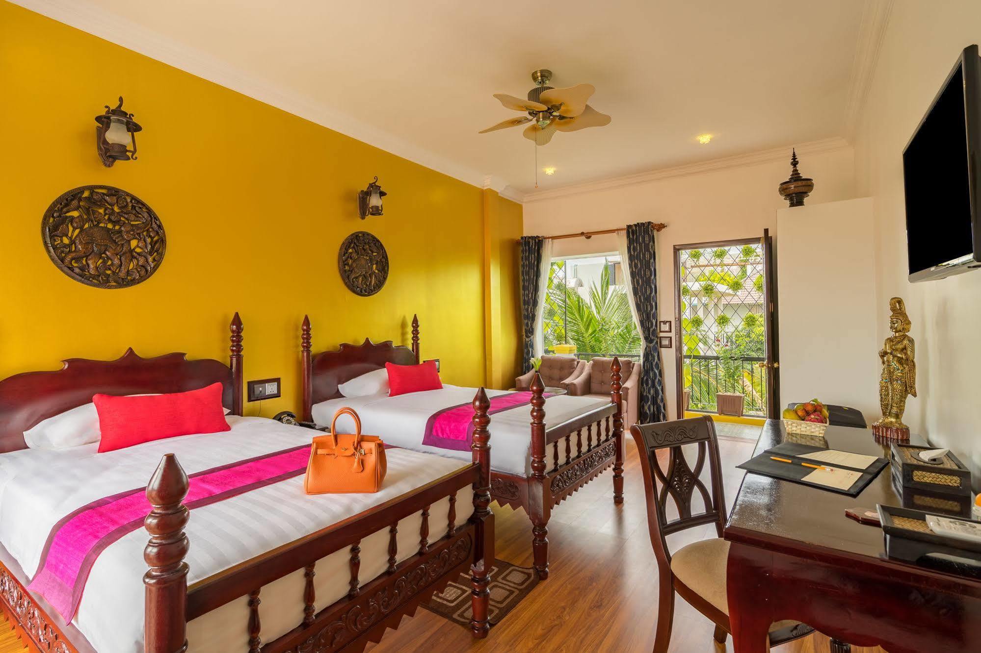 Beyond Yangon Inn Siem Reap Exteriör bild